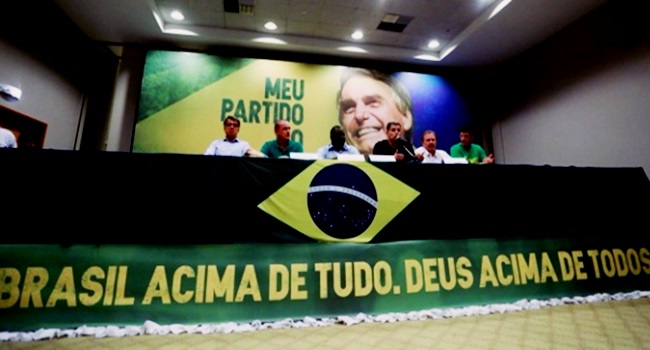 Caixa 2 campanha de Bolsonaro crimes outdoor fake news