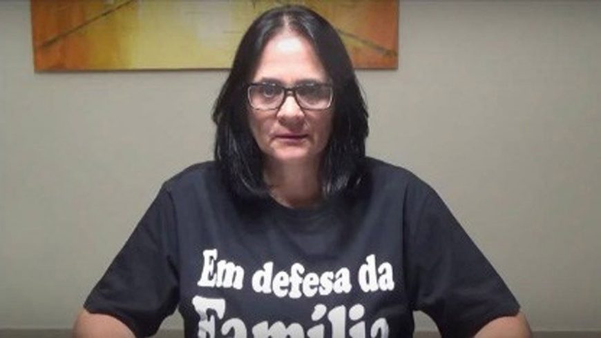 Damares Alves filha adotiva indígenas