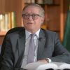 MEC volta atrás sobre Hino Nacional e slogan de Bolsonaro nas escolas velez