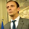 governador-italiano-contrario-a-vacinas-e-internado-com-catapora