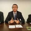 live-de-bolsonaro-ao-lado-de-assessores-provocou-vergonha-alheia