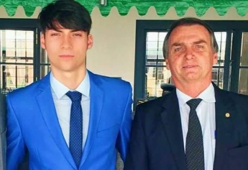 filho de bolsonaro namora ronnie lessa