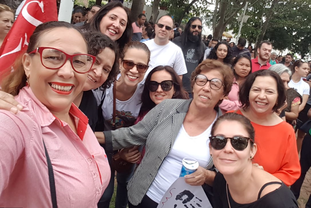 Estudantes e docentes da UFMT-ROO ocupam as ruas em protesto governo bolsonaro corte eduacação