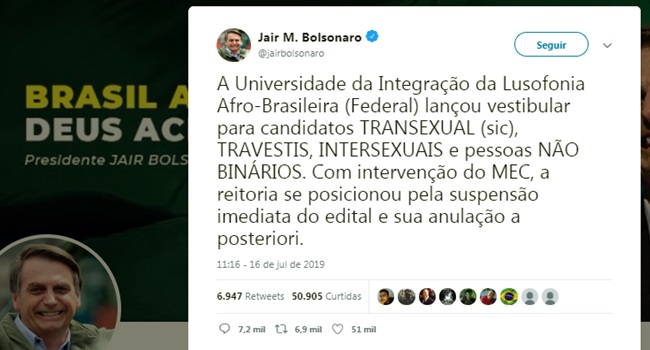 Jair Bolsonaro anuncia fim do vestibular para pessoas trans