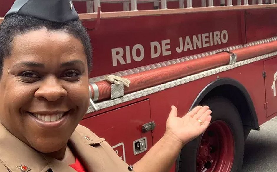 atriz Cacau Protásio bombeiros