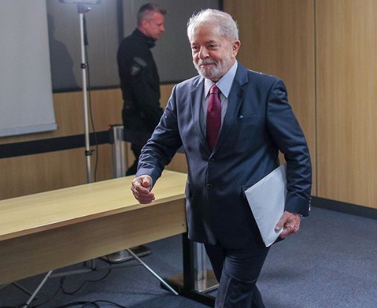 lula elegante na prisão