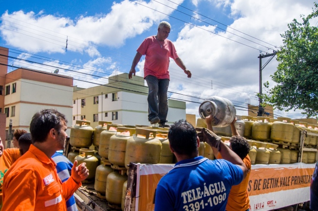 petroleiros em greve botijão gás