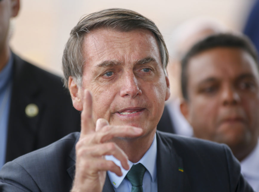 Jair Bolsonaro ataca de novo: "Ficar em casa é coisa de covarde!"