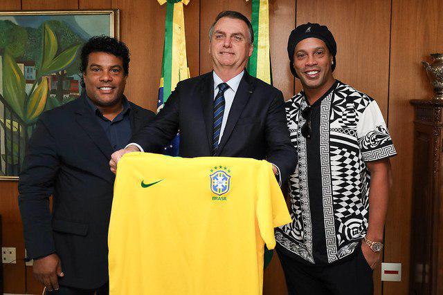 ronaldinho passaporte bolsonaro