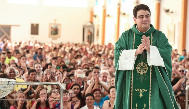 padre robson de oliveira