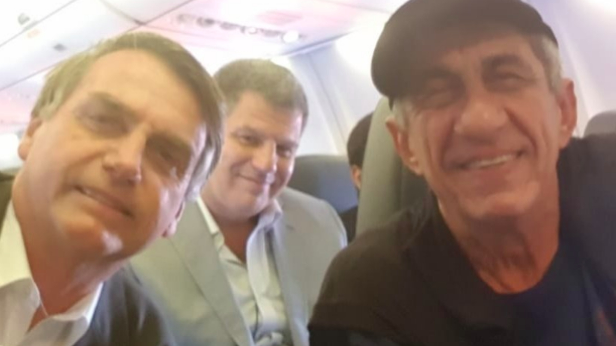 FAgner Bolsonaro avião