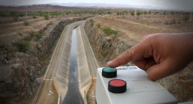 Chega água maior obra de infraestrutura hídrica da Paraíba