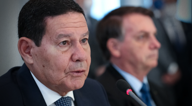 Mourão demite assessor após vazamento de conversa sobre impeachment de Bolsonaro