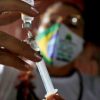estudo-indica-que-variante-brasileira-da-covid-pode-escapar-de-vacinas-e-anticorpos