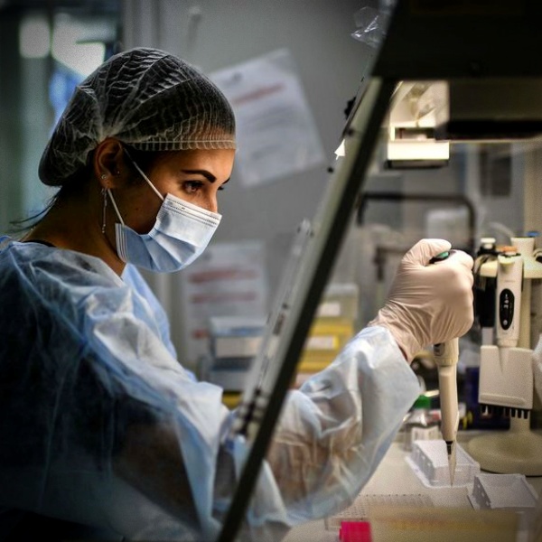Nova mutação descoberta França difícil detectada teste PCR