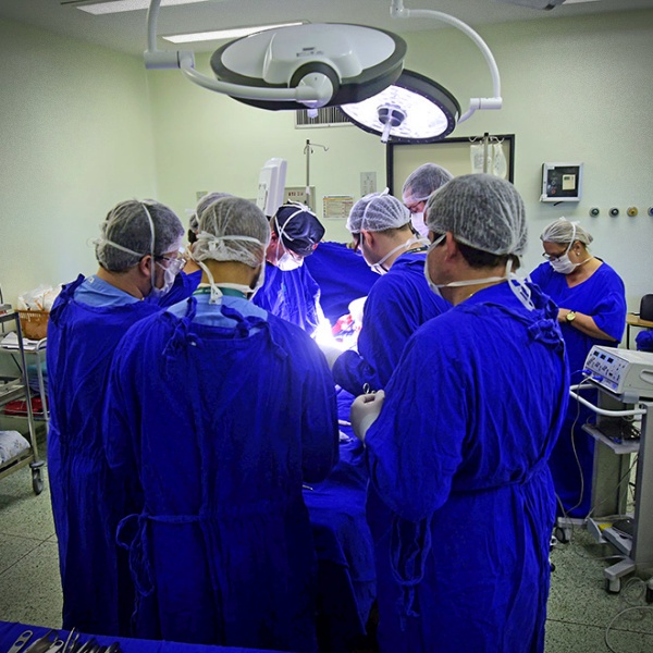 Pacientes fila transplante de fígado tomarem 'kit covid'