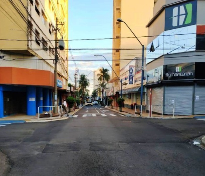 Araraquara Bauru consequências lockdown libera geral pandemia covid são paulo