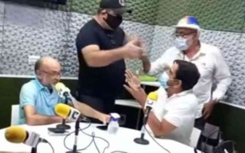 homens invadem rádio bolsonaro