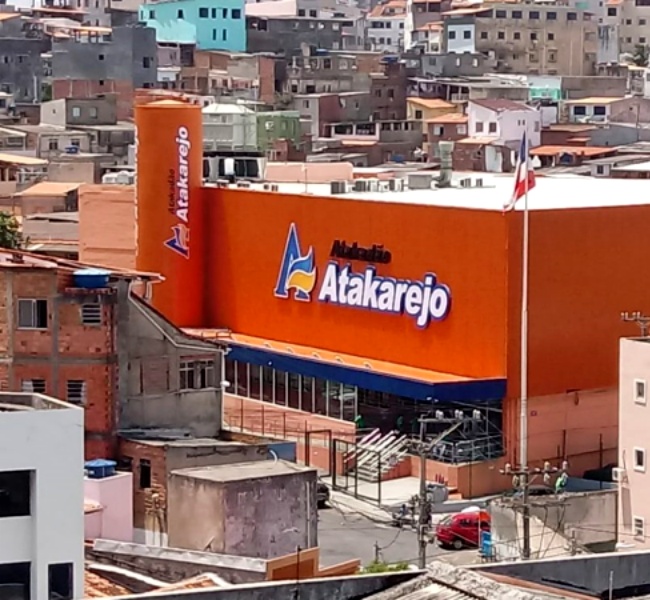 Adolescente torturada roubar comida supermercado Atakarejo salvador