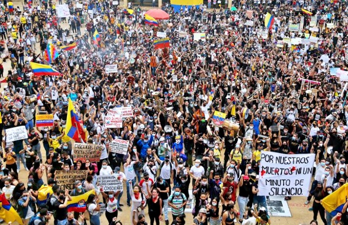  Colômbia completa mês protestos mortos desaparecidos