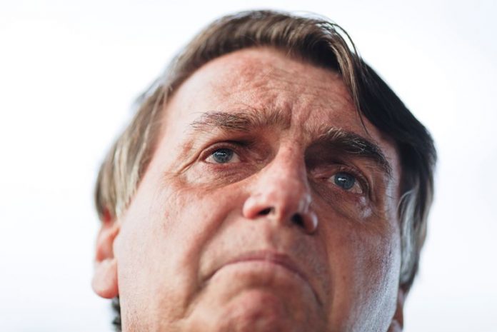 bolsonaro propina vacina