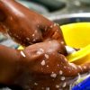 Doméstica é humilhada por patroa após abandonar serviço para socorrer a filha domestica-humilhada-patroa-abandonar-servico-socorrer-filha1