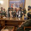 presidente-afeganistao-renuncia-taliba-assume-controle-palacio
