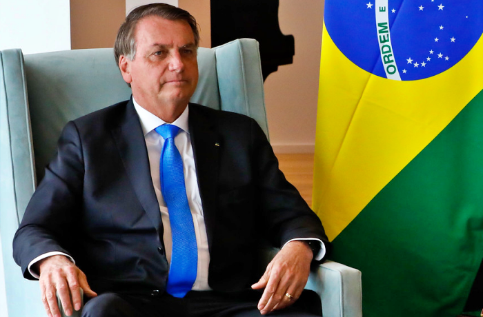 Isolado politicamente Bolsonaro descarta golpe elogia urnas eletrônicas eleições