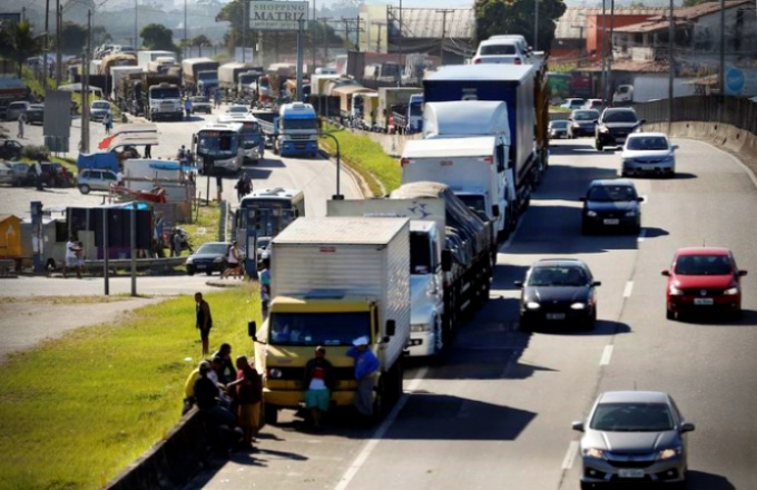 Caminhoneiros reafirmam greve novembro diesel governo bolsonaro