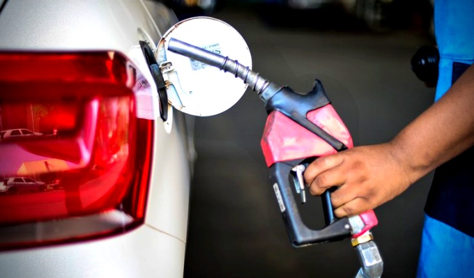 Gasolina volta subir Brasil e chega litro governo Bolsonaro Petrobras 