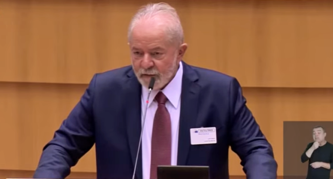 Lula defende inclusão social economia brasileira voltar a crescer Parlamento Europeu