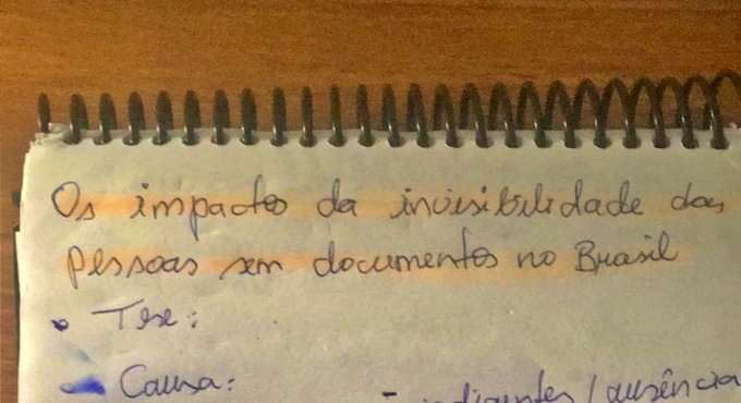 Professora escola pública acerta tema redação do ENEM semanas antes