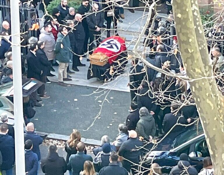 funeral bandeira caixão nazista