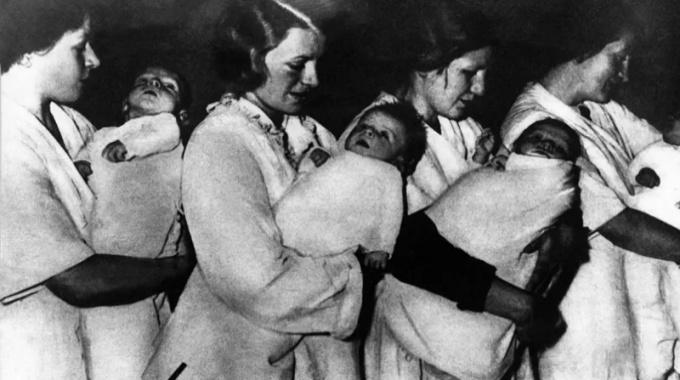 bebê sequestrada nazistas vítima sinistro experimento social