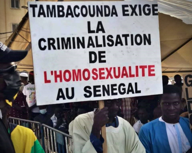 Milhares ruas pedir criminalização homossexualidade Senegal