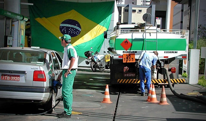 Projetos frear aumento preços combustíveis não eliminam causa problema OSP