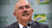 Arma do ex-ministro Milton Ribeiro dispara acidentalmente em aeroporto e atinge funcionária arma-ex-ministro-milton-ribeiro-dispara-acidentalmente-aeroporto-atinge-funcionaria