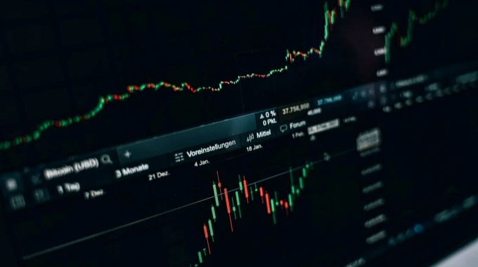 Investidores enxergam oportunidades meio crise criptomoedas