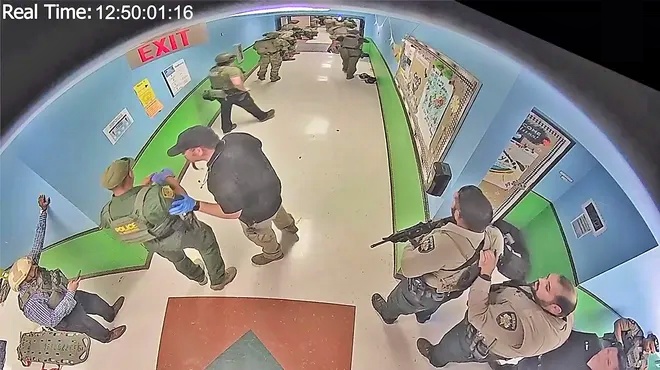 Novo vídeo polícia Texas falhou interromper massacre escola