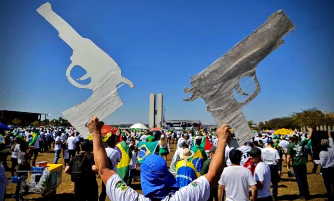Bolsonaro criou país teme vida falar política