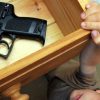 crianca-arma-de-fogo
