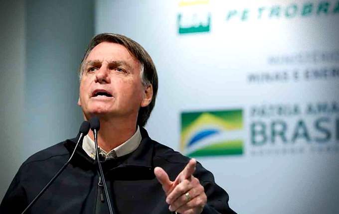 Bolsonaro pressiona Petrobras segurar preço gasolina turno contra Lula
