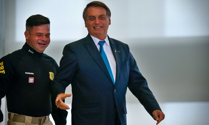 Operação PRF impedir nordestinos votar traçada residência Bolsonaro