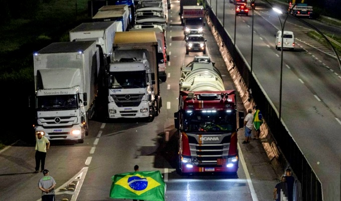 Brasil espera gesto conter turba prisão golpista grandão
