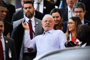 lula-ainda-nao-assumiu-imprensa-oferece-amostra-gratis-como-sera-tratamento