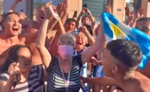 Avó Liniers virou música atrai multidão símbolo Copa