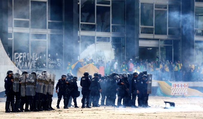 Mundo condena tentativa golpe Brasil manifesta apoio Lula