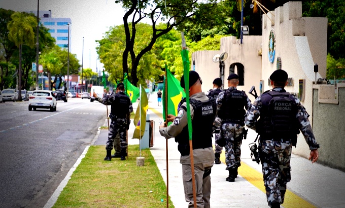 PM desocupa frente quartel Grupamento João Pessoa