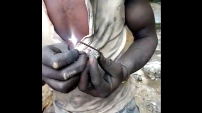 Vídeo pedras elétricas República do Congo viraliza que são afinal