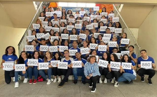 notas escola pública enem escadaria